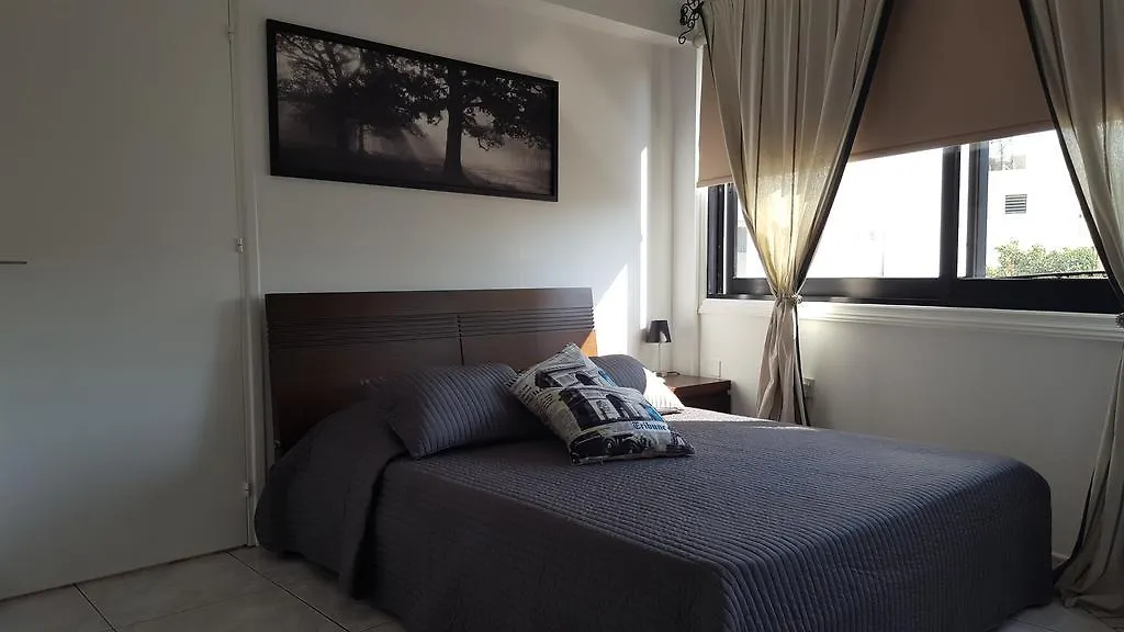 Apartment Zinonos City Flats ラルナカ